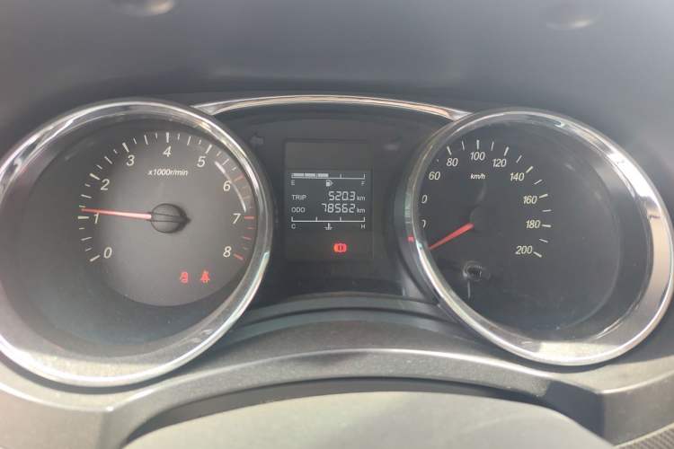 Used Wuling Hongguang 2015 1.5L S1 Standard China V-Emission Standards Odometer Close Up