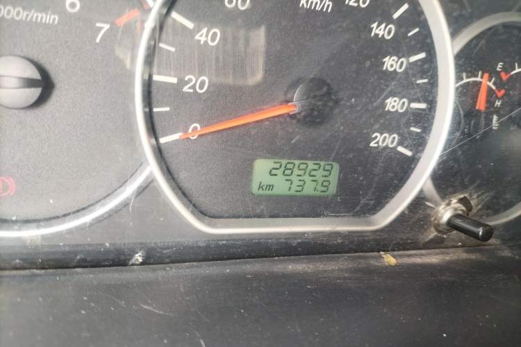 Used Wuling Hongguang 2015 1.2L S Base Model China V Standard Odometer Close Up