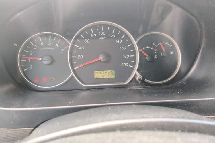Used Wuling Hongguang 2015 1.2L S Base Model China V Standard Odometer Close Up