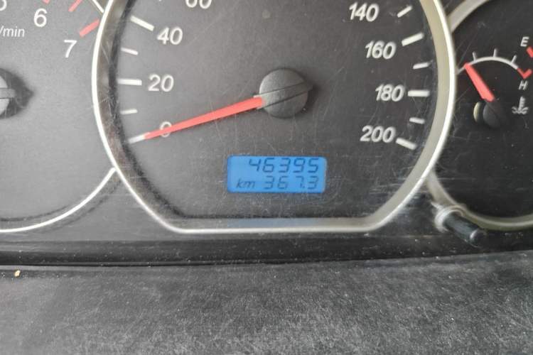 Used Wuling Hongguang 2015 1.5L S Basic Version China V Standard Odometer Close Up