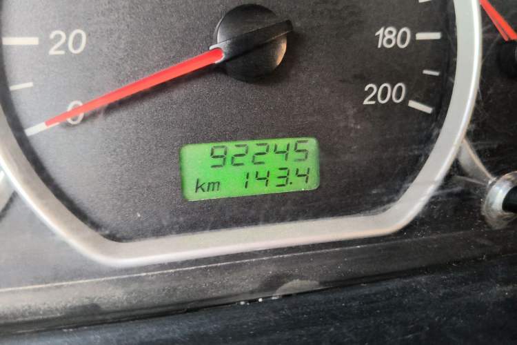 Used Wuling Hongguang 2015 1.5L S Basic Version China V Standard Odometer Close Up