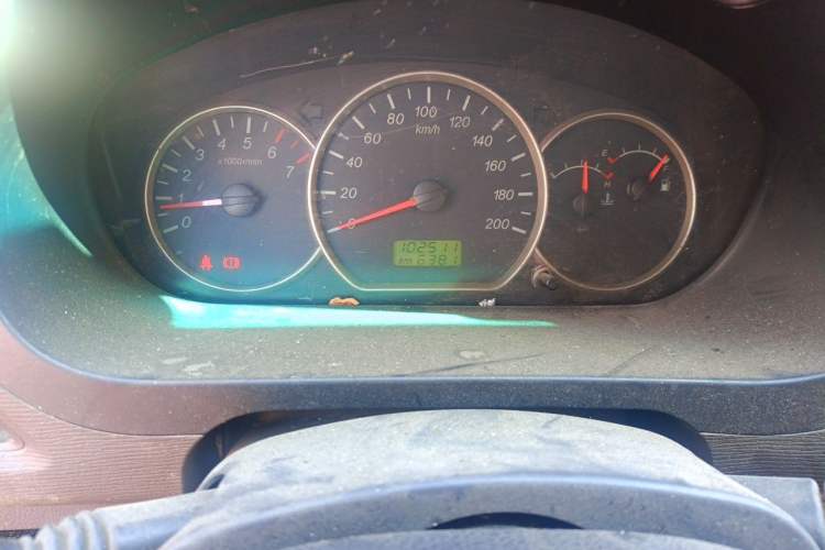 Used Wuling Hongguang 2015 1.2L S Base Model China IV Odometer Close Up