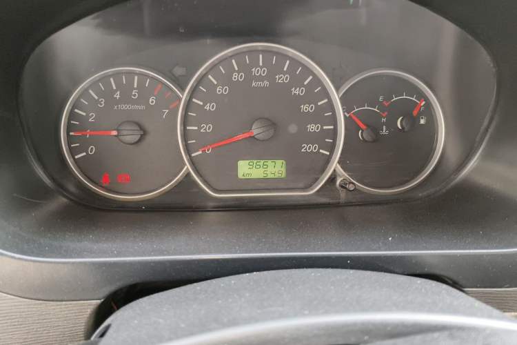 Used Wuling Hongguang 2015 1.5L S Basic Version China V Standard Odometer Close Up
