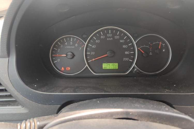 Used Wuling Hongguang 2015 1.5L S Basic Version China V Standard Odometer Close Up