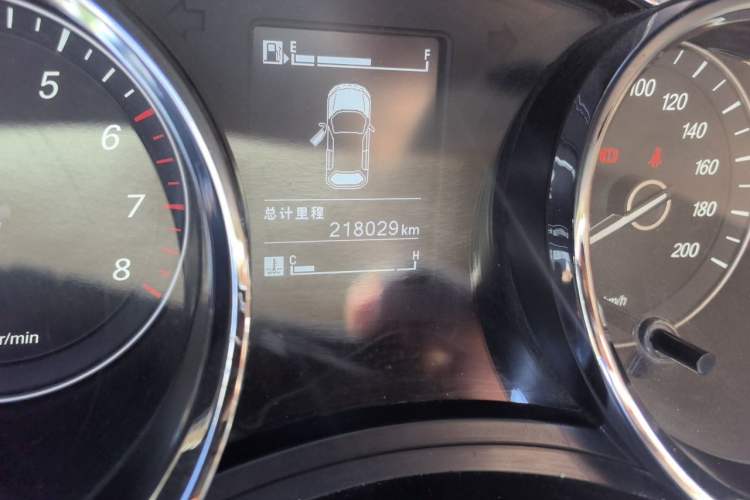 Used Wuling Hongguang 2015 1.5L S1 Standard China V-Emission Standards Odometer Close Up