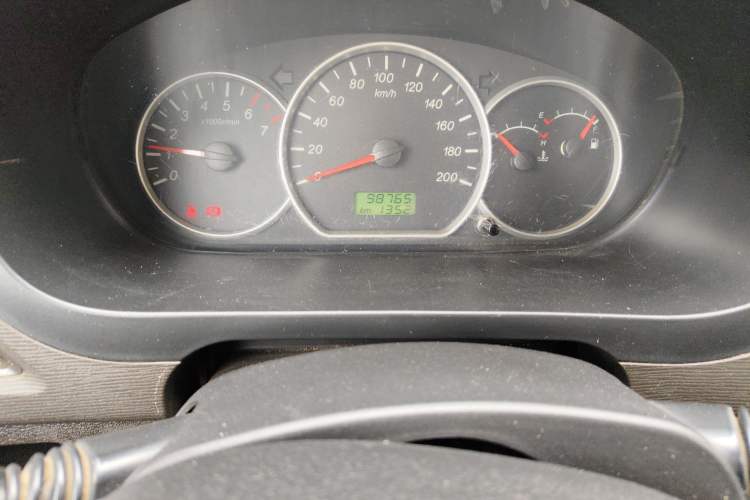 Used Wuling Hongguang 2015 1.2L S Base Model China V Standard Odometer Close Up