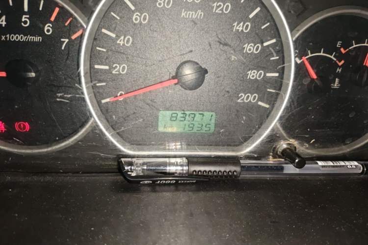 Used Wuling Hongguang 2015 1.2L S Base Model China V Standard Odometer Close Up