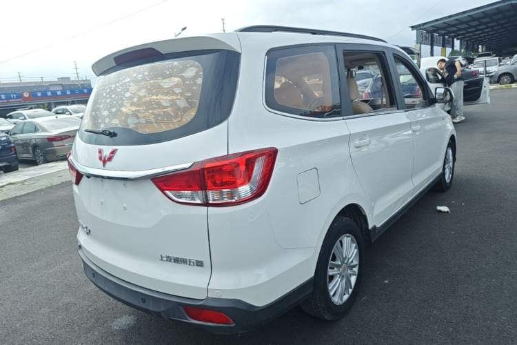 Used Wuling Hongguang 2015 1.5L S1 Comfort China V Standard Rear Right 45 Deg