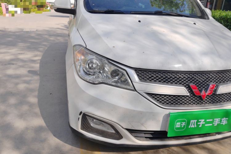 Used Wuling Hongguang 2015 1.5L S1 Standard China V-Emission Standards Right Front Headlight
