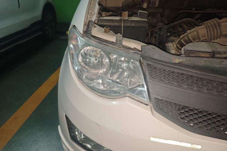Used Wuling Hongguang 2015 1.5L S Basic Version China V Standard Right Front Headlight