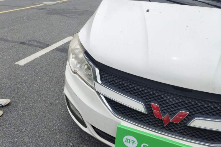 Used Wuling Hongguang 2015 1.5L S1 Comfort China V Standard Right Front Headlight