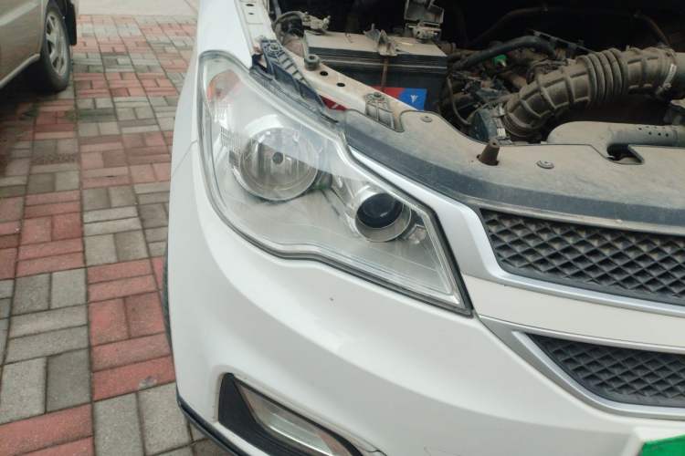 Used Wuling Hongguang 2015 1.5L S1 Standard China V-Emission Standards Right Front Headlight