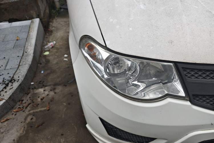 Used Wuling Hongguang 2015 1.5L S Basic Version China V Standard Right Front Headlight