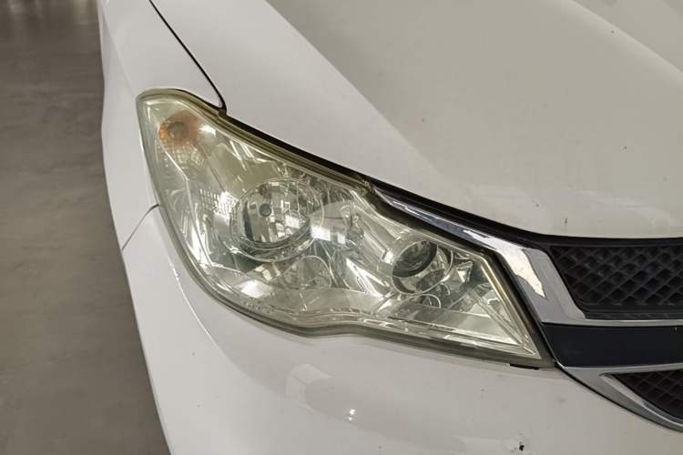 Used Wuling Hongguang 2015 1.5L S1 Comfort China V Standard Right Front Headlight