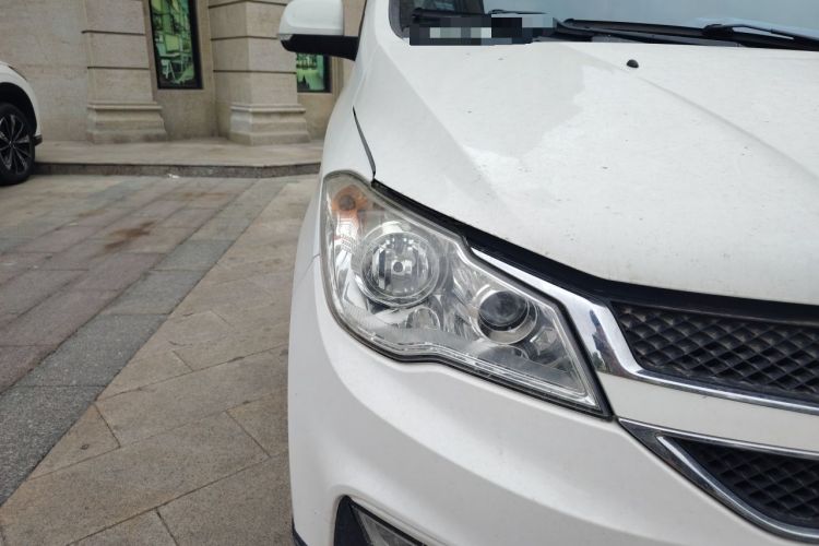 Used Wuling Hongguang 2015 1.5L S1 Comfort China V Standard Right Front Headlight