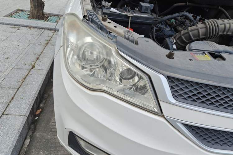Used Wuling Hongguang 2015 1.5L S Basic Version China V Standard Right Front Headlight