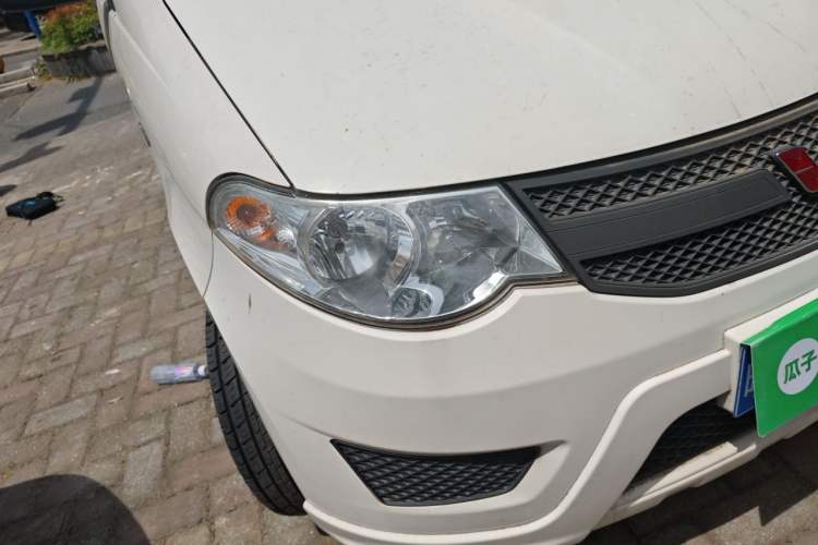 Used Wuling Hongguang 2015 1.5L S Basic Version China V Standard Right Front Headlight