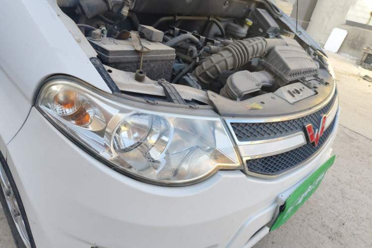 Used Wuling Hongguang 2015 1.5L S Basic Version China V Standard Right Front Headlight