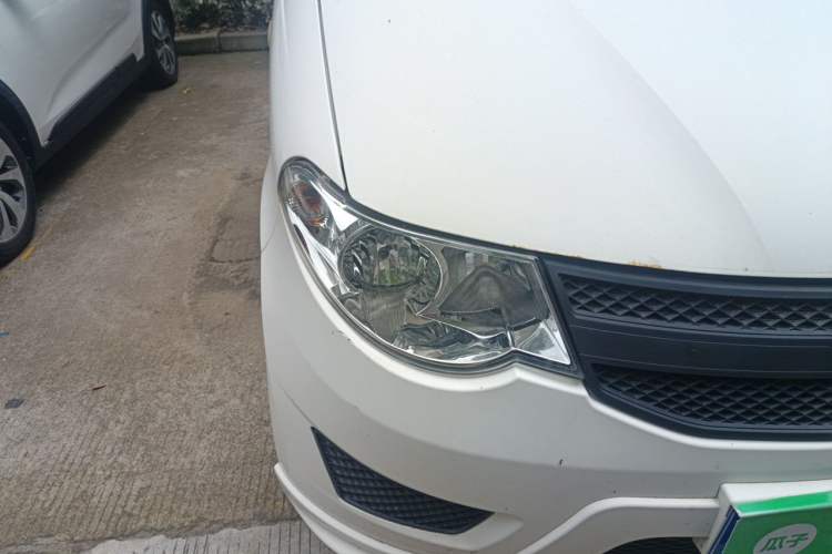 Used Wuling Hongguang 2015 1.5L S Basic Version China V Standard Right Front Headlight