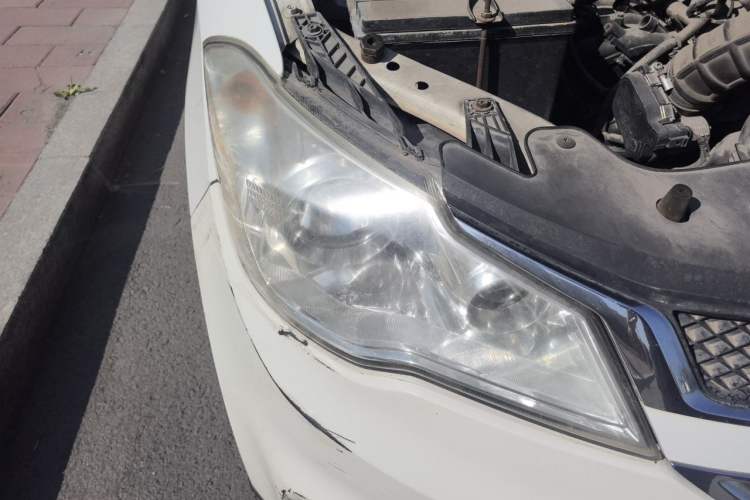 Used Wuling Hongguang 2015 1.5L S1 Standard China V-Emission Standards Right Front Headlight