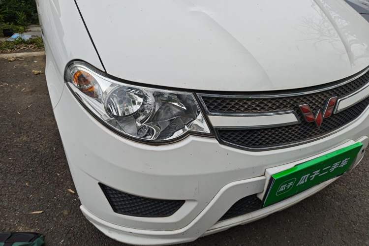 Used Wuling Hongguang 2015 1.5L S Basic Version China V Standard Right Front Headlight