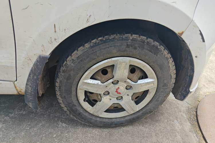 Used Wuling Hongguang 2015 1.5L S Basic Version China V Standard Right Front Wheel Hub