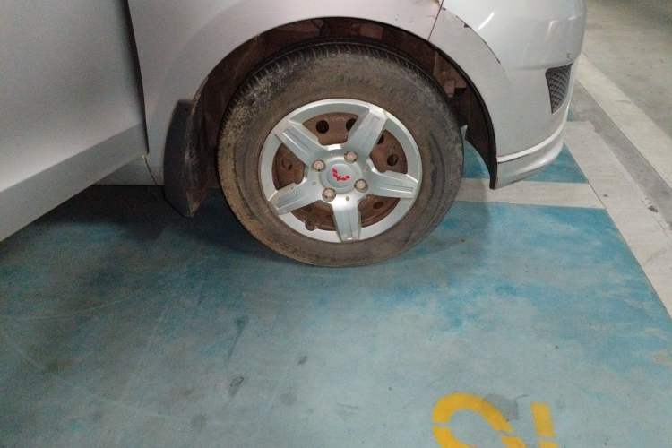 Used Wuling Hongguang 2015 1.2L S Base Model China V Standard Right Front Wheel Hub
