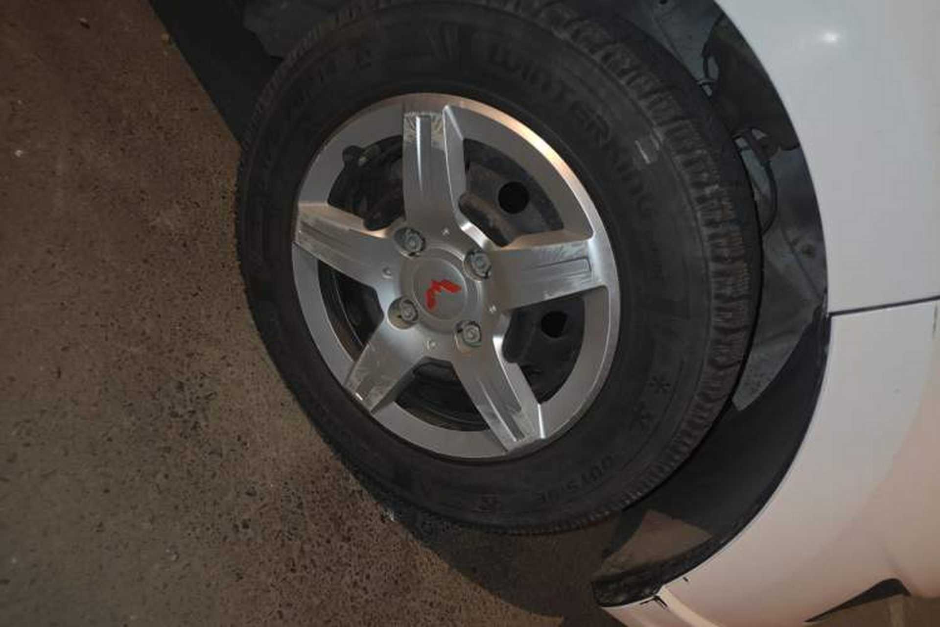 Used Wuling Hongguang 2015 1.5L S Basic Version China V Standard Right Front Wheel Hub