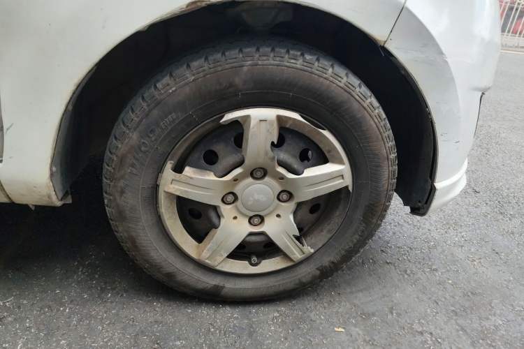 Used Wuling Hongguang 2015 1.2L S Base Model China V Standard Right Front Wheel Hub