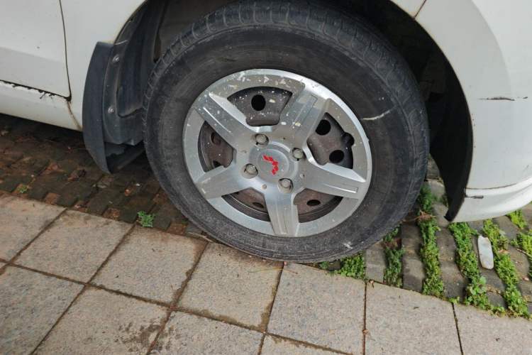 Used Wuling Hongguang 2015 1.5L S Basic Version China V Standard Right Front Wheel Hub