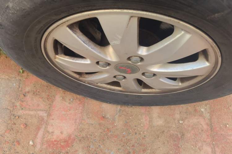Used Wuling Hongguang 2015 1.2L S Base Model China IV Right Front Wheel Hub