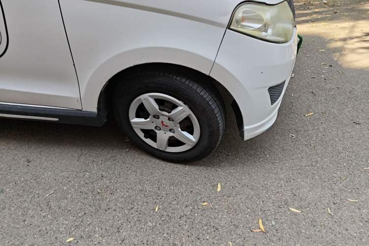Used Wuling Hongguang 2015 1.2L S Base Model China V Standard Right Front Wheel Hub