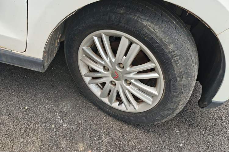 Used Wuling Hongguang 2015 1.5L S1 Comfort China V Standard Right Front Wheel Hub