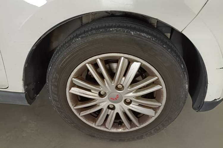 Used Wuling Hongguang 2015 1.5L S1 Comfort China V Standard Right Front Wheel Hub