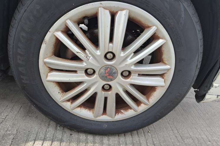 Used Wuling Hongguang 2015 1.5L S Basic Version China V Standard Right Front Wheel Hub
