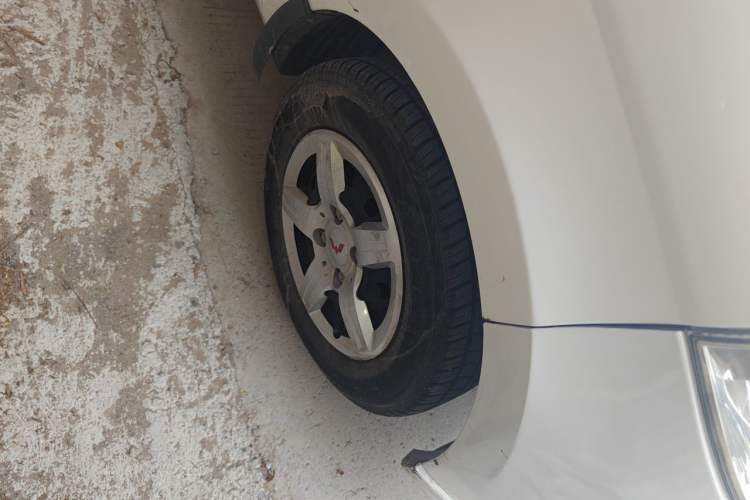 Used Wuling Hongguang 2015 1.2L S Base Model China V Standard Right Front Wheel Hub