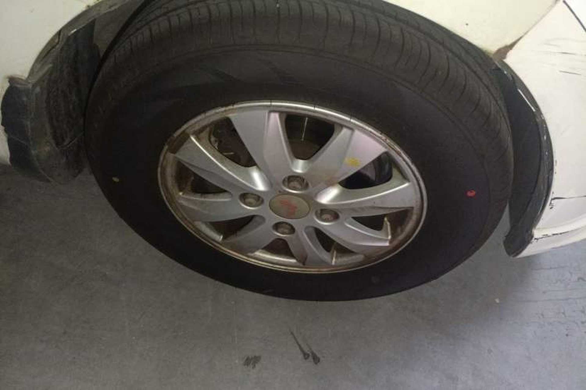 Used Wuling Hongguang 2015 1.5L S Basic Version China V Standard Right Front Wheel Hub