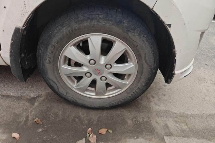 Used Wuling Hongguang 2015 1.2L S Base Model China V Standard Right Front Wheel Hub