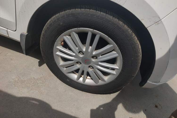 Used Wuling Hongguang 2015 1.5L S1 Standard China V-Emission Standards Right Front Wheel Hub