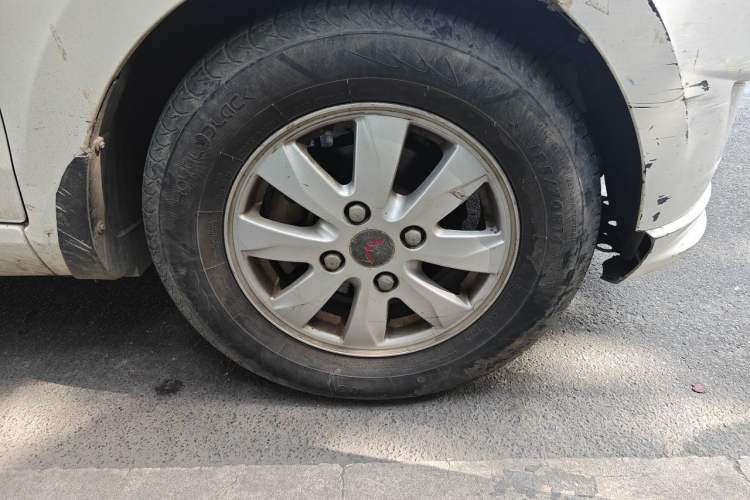 Used Wuling Hongguang 2015 1.5L S Basic Version China V Standard Right Front Wheel Hub