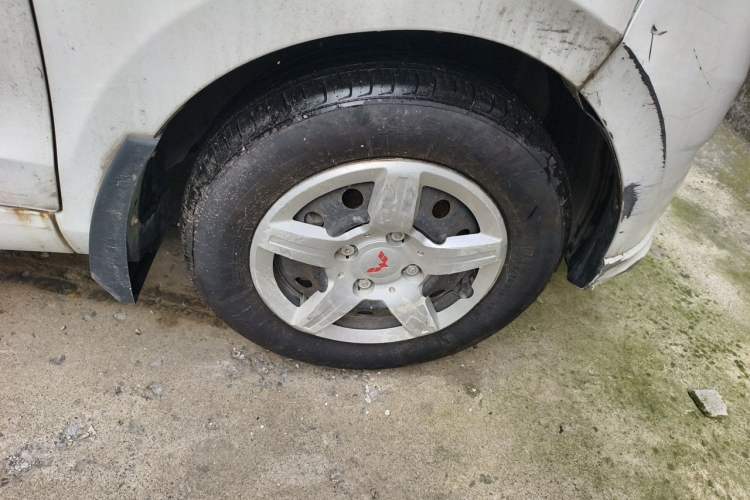 Used Wuling Hongguang 2015 1.5L S Basic Version China V Standard Right Front Wheel Hub