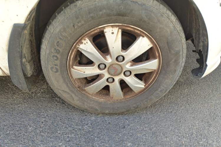 Used Wuling Hongguang 2015 1.5L S Basic Version China V Standard Right Front Wheel Hub