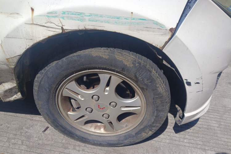 Used Wuling Hongguang 2015 1.2L S Base Model China IV Right Front Wheel Hub