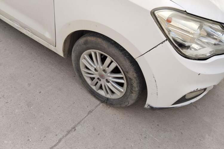 Used Wuling Hongguang 2015 1.5L S1 Standard China V-Emission Standards Right Front Wheel Hub