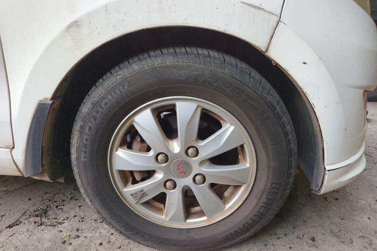 Used Wuling Hongguang 2015 1.5L S Basic Version China V Standard Right Front Wheel Hub