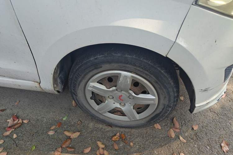 Used Wuling Hongguang 2015 1.5L S Basic Version China V Standard Right Front Wheel Hub