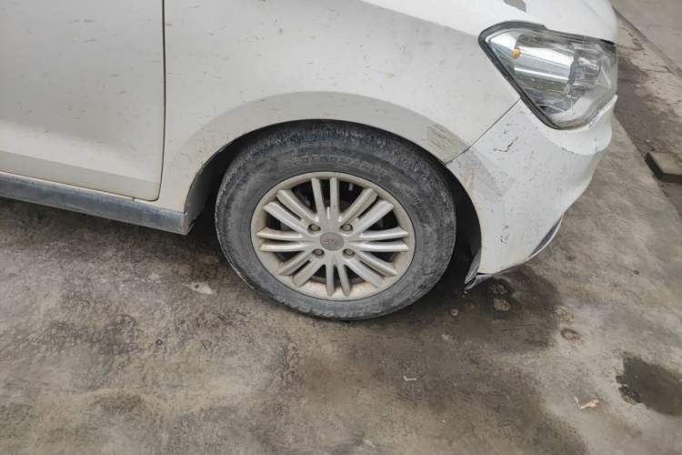 Used Wuling Hongguang 2015 1.5L S1 Comfort China V Standard Right Front Wheel Hub