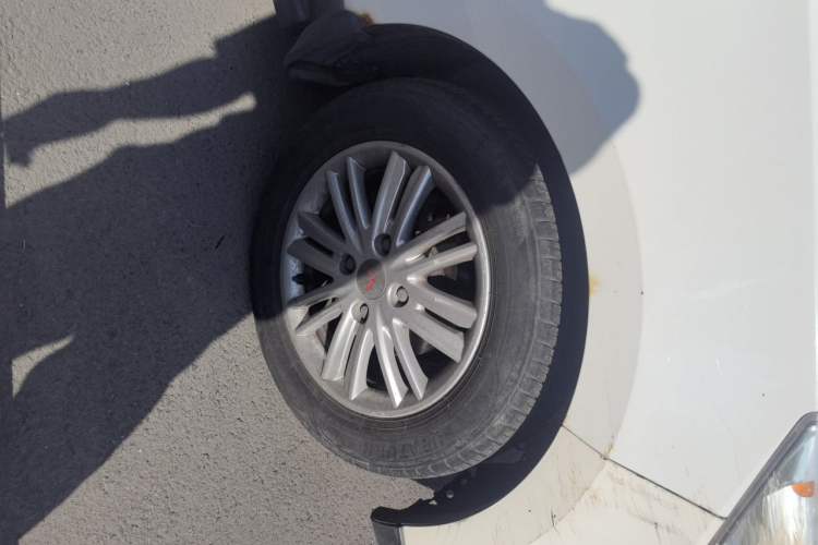 Used Wuling Hongguang 2015 1.5L S1 Standard China V-Emission Standards Right Front Wheel Hub