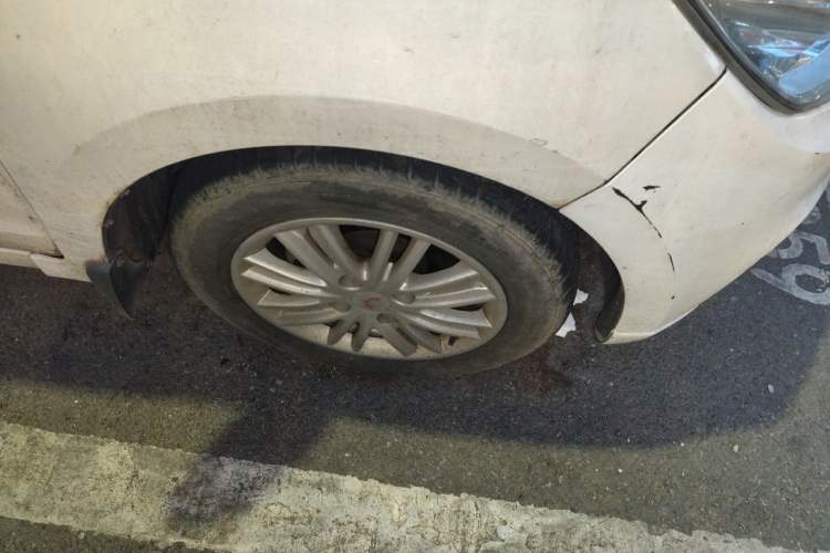 Used Wuling Hongguang 2015 1.5L S1 Standard China V-Emission Standards Right Front Wheel Hub