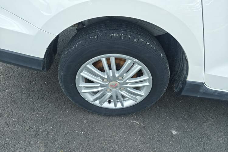 Used Wuling Hongguang 2015 1.5L S1 Comfort China V Standard Right Rear Wheel Hub